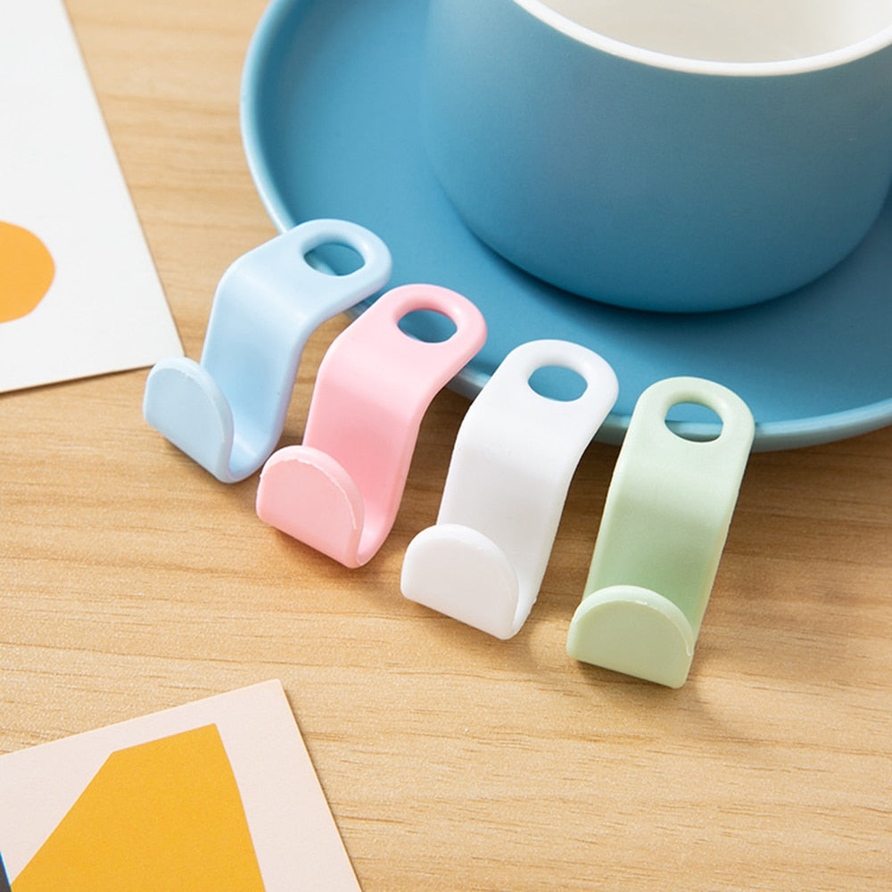 Space-Saving Clothes Hanger Connector Hooks