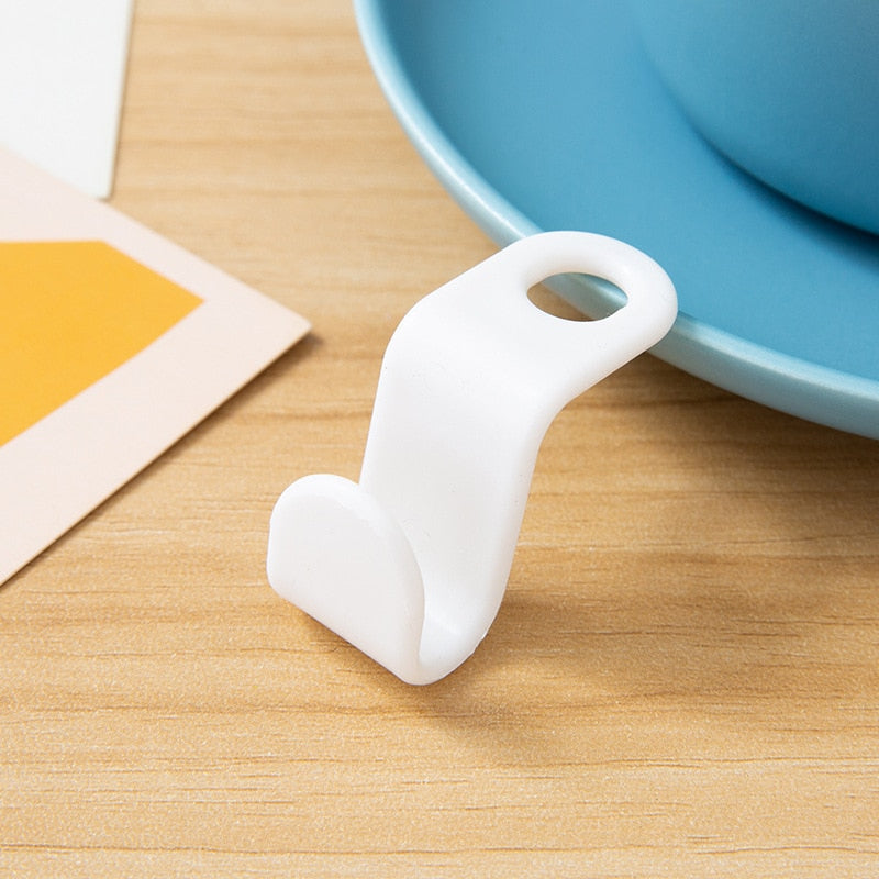 Space-Saving Clothes Hanger Connector Hooks